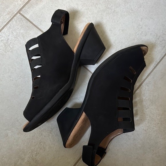 Comfortiva Black Sandals with Adjustable Straps and Sturdy Sole. Size 9W - Picture 5 of 5